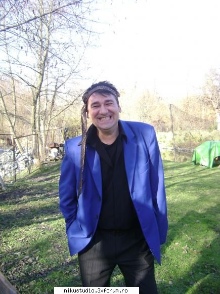 oare cravata se poarta la gat sau pe cap?mare dilema :d chef avrig