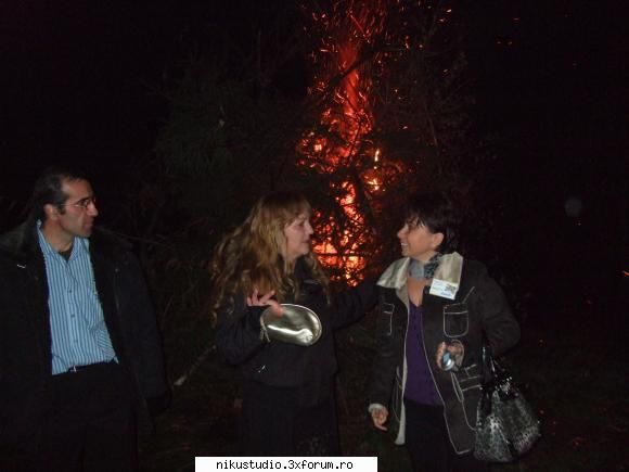 amu ca tot arde, soro eu zic sa-i dam poshetele lui irc si noi sa-l alergam in jurul focului  ! chef