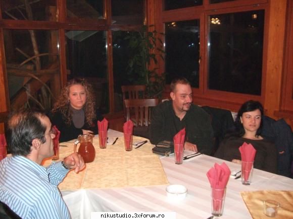 nici de-al drec nu turnam vinul in pahare, uite-aha, sa moara babele de ciuda... chef avrig